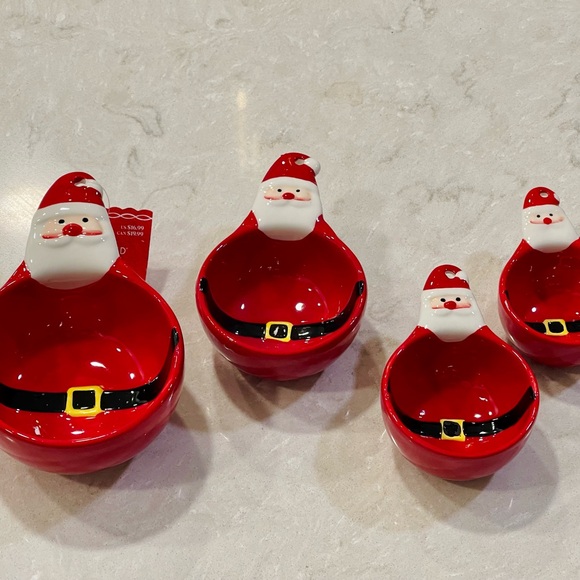 NWT Santa Measuring cups, Red 4 piece stone nesting measuring cup set great gift - Picture 3 of 6